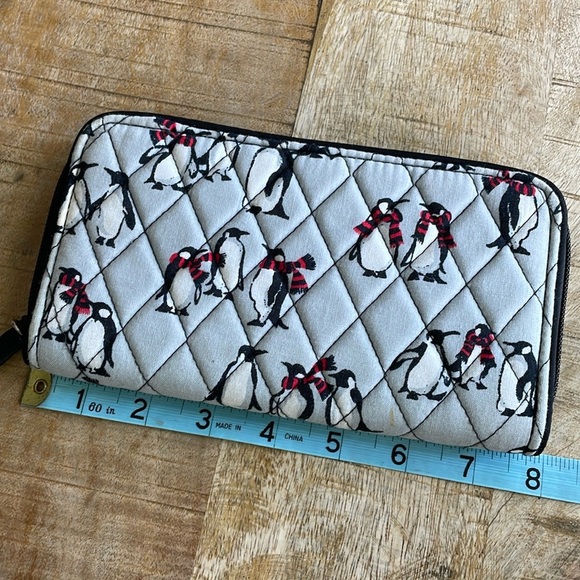 Vera Bradley women’s penguin wallet - Picture 7 of 9